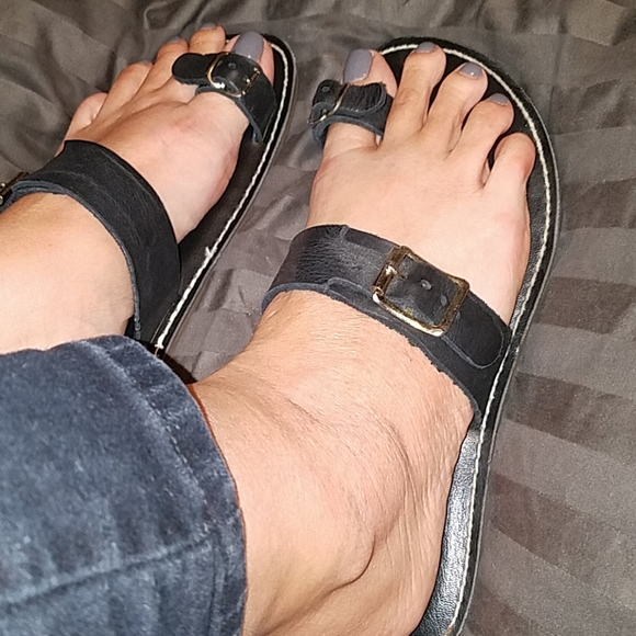 Sandals - Picture 2 of 3